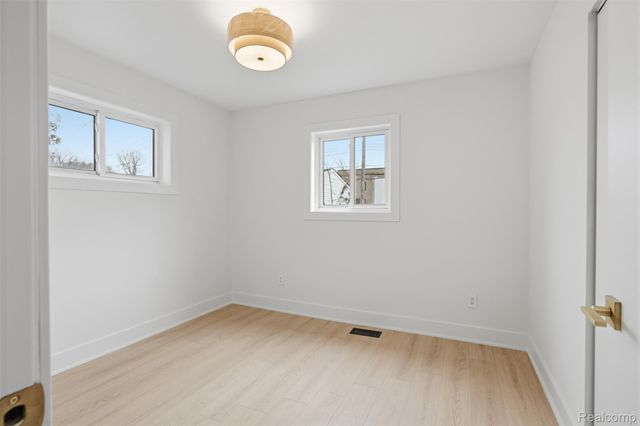 27427 Vargo Street, Livonia, MI 48152