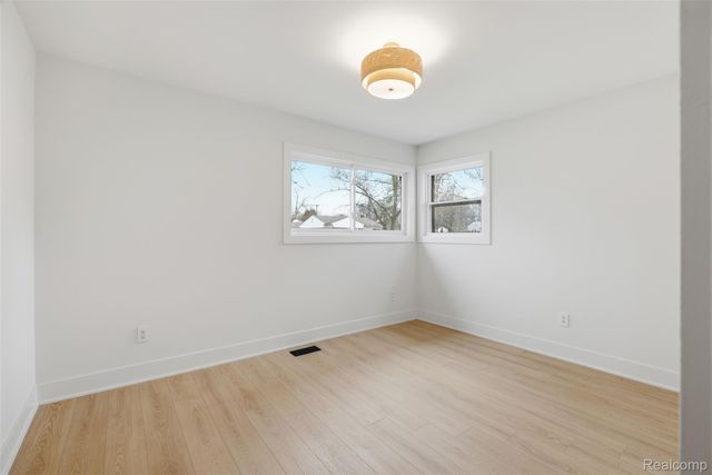 27427 Vargo Street, Livonia, MI 48152