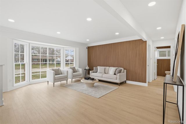 27427 Vargo Street, Livonia, MI 48152