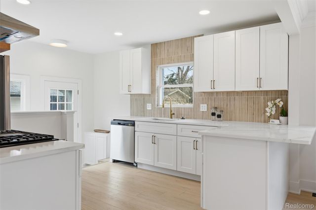 27427 Vargo Street, Livonia, MI 48152