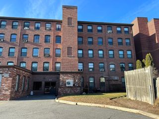 80 Foster St 406, Peabody, MA 01960