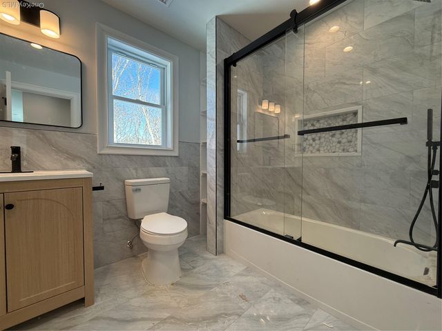 89 C Mt Sinai Coram Road, Coram, NY 11727