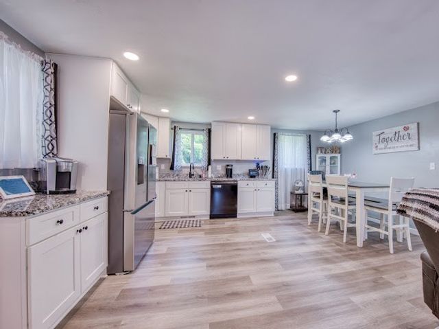 120 Elmwood Dr, Shaler, PA 15116
