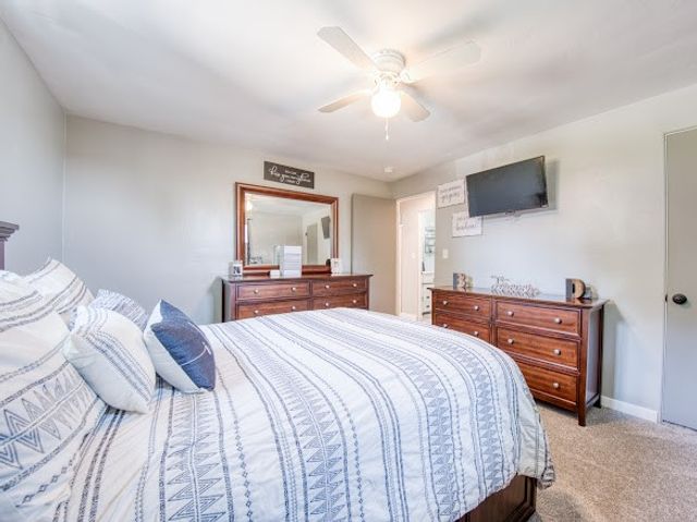 120 Elmwood Dr, Shaler, PA 15116