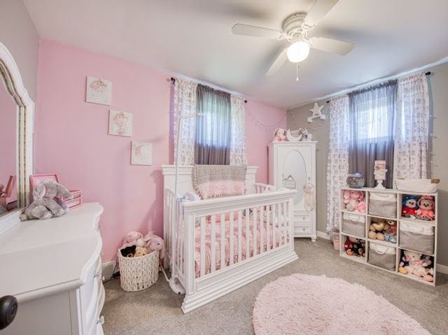 120 Elmwood Dr, Shaler, PA 15116