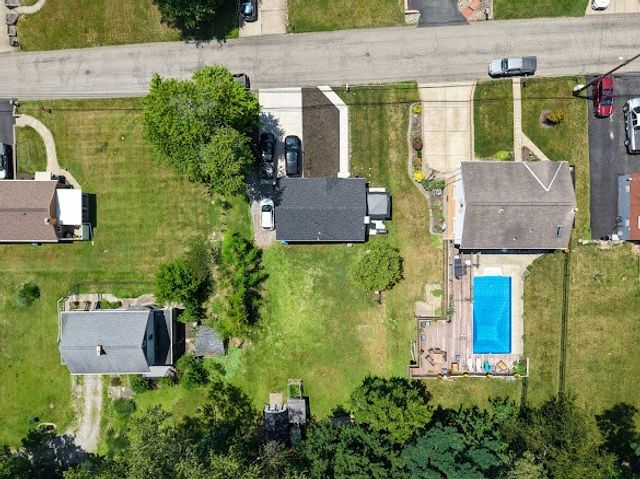 120 Elmwood Dr, Shaler, PA 15116