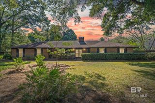 1900 Foxfire Road, Mobile, AL 36618