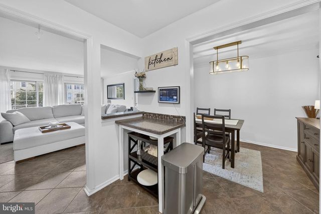 76 CHAMBORD CT, Hamilton, NJ 08619