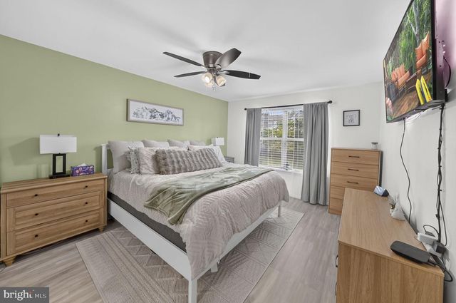 76 CHAMBORD CT, Hamilton, NJ 08619