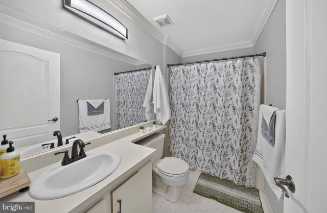 76 CHAMBORD CT, Hamilton, NJ 08619