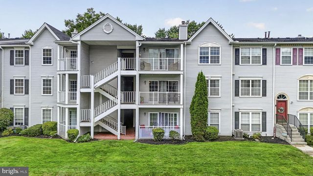 76 CHAMBORD CT, Hamilton, NJ 08619