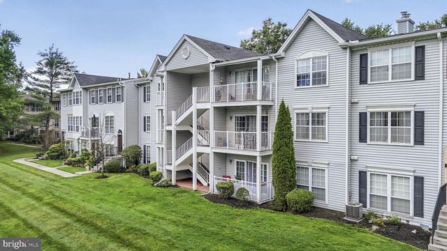 76 CHAMBORD CT, Hamilton, NJ 08619