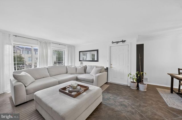 76 CHAMBORD CT, Hamilton, NJ 08619