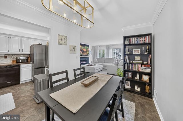 76 CHAMBORD CT, Hamilton, NJ 08619