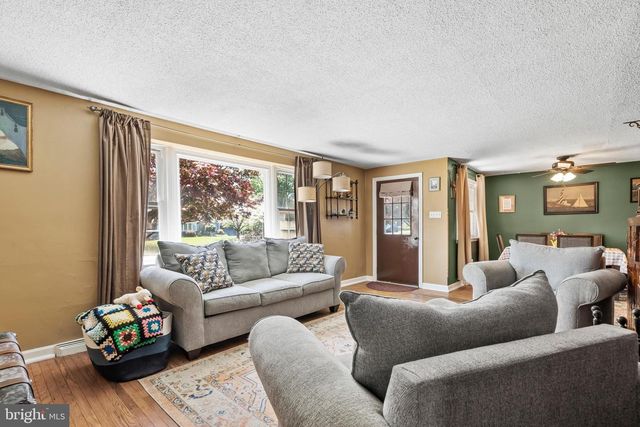 101 N HILLTOP, Southampton, PA 18966