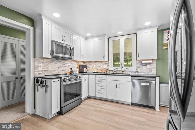 101 N HILLTOP, Southampton, PA 18966