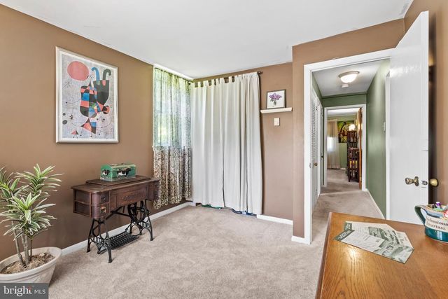 101 N HILLTOP, Southampton, PA 18966