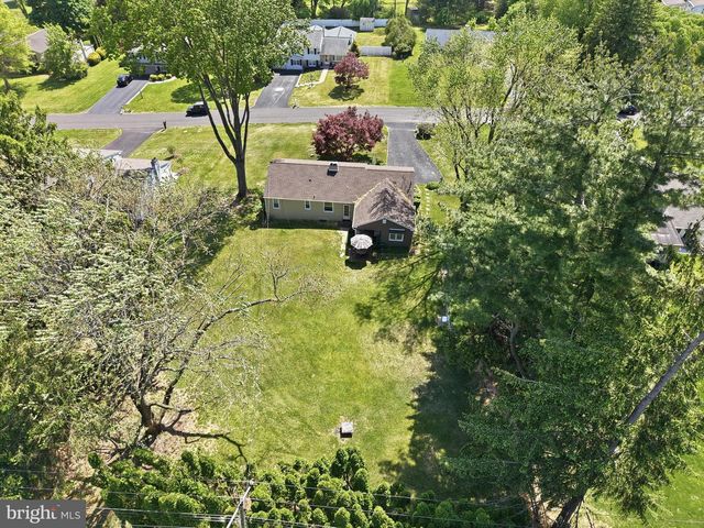 101 N HILLTOP, Southampton, PA 18966