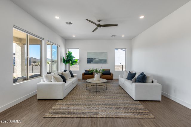 825 E PERDIDO Way, Phoenix, AZ 85086