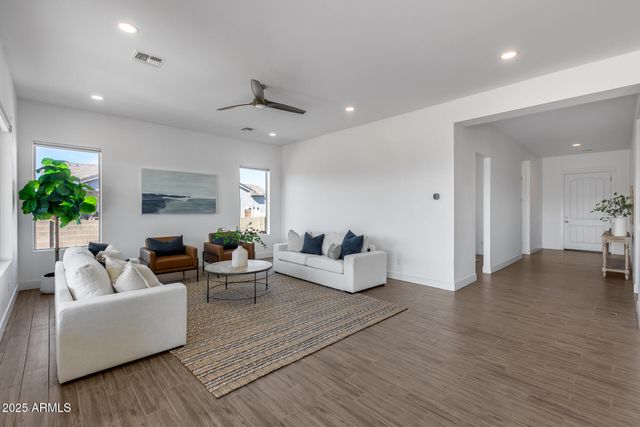 825 E PERDIDO Way, Phoenix, AZ 85086