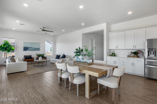 825 E PERDIDO Way, Phoenix, AZ 85086