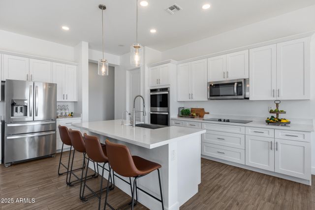 825 E PERDIDO Way, Phoenix, AZ 85086