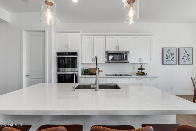 825 E PERDIDO Way, Phoenix, AZ 85086