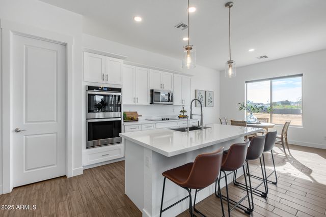 825 E PERDIDO Way, Phoenix, AZ 85086