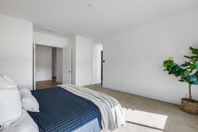 825 E PERDIDO Way, Phoenix, AZ 85086