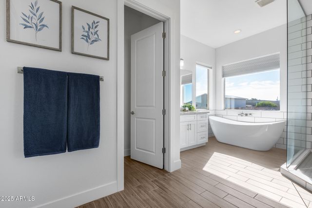 825 E PERDIDO Way, Phoenix, AZ 85086