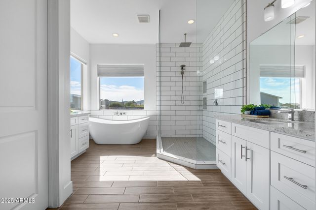 825 E PERDIDO Way, Phoenix, AZ 85086