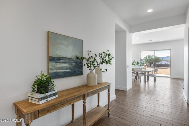 825 E PERDIDO Way, Phoenix, AZ 85086