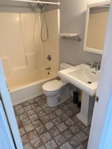 55 W Central St 2, Natick, MA 01760