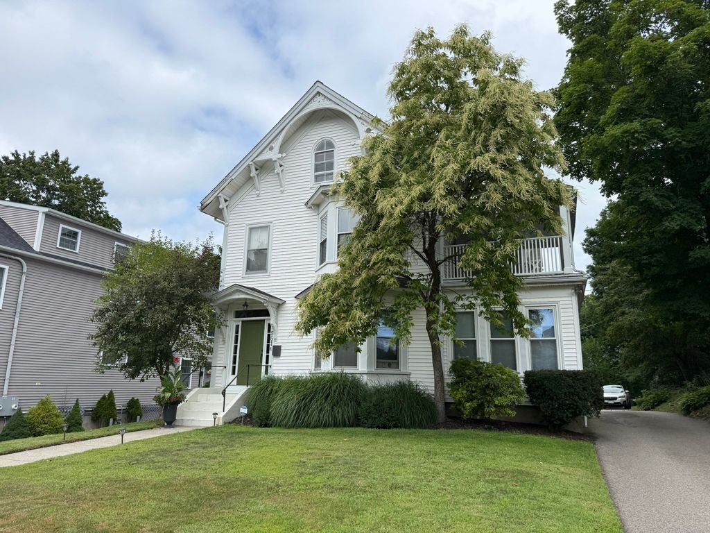 55 W Central St 2, Natick, MA 01760