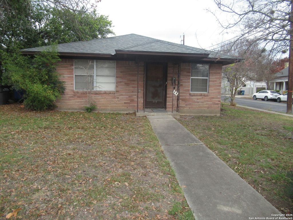 203 w woodlawn, San Antonio, TX 78212
