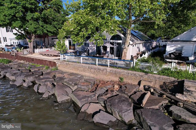 99 N RIVER DR, Pennsville, NJ 08070