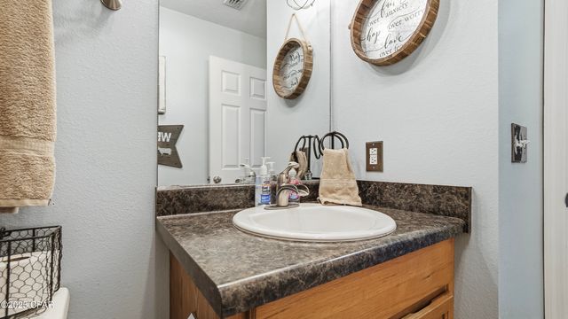 11086 NW Faircloth Road, Bristol, FL 32321