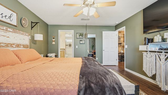 11086 NW Faircloth Road, Bristol, FL 32321