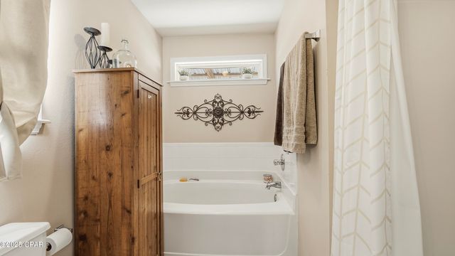 11086 NW Faircloth Road, Bristol, FL 32321