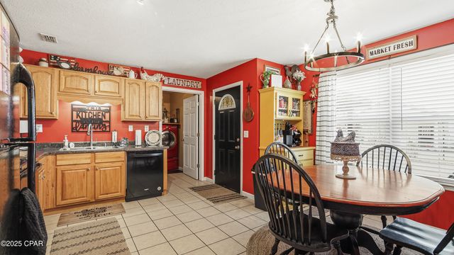 11086 NW Faircloth Road, Bristol, FL 32321