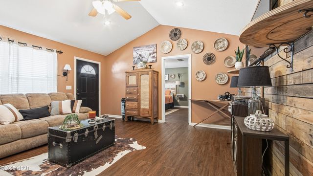 11086 NW Faircloth Road, Bristol, FL 32321