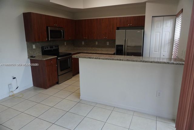 1083 SW 160 ave 1206, Pembroke Pines, FL 33027