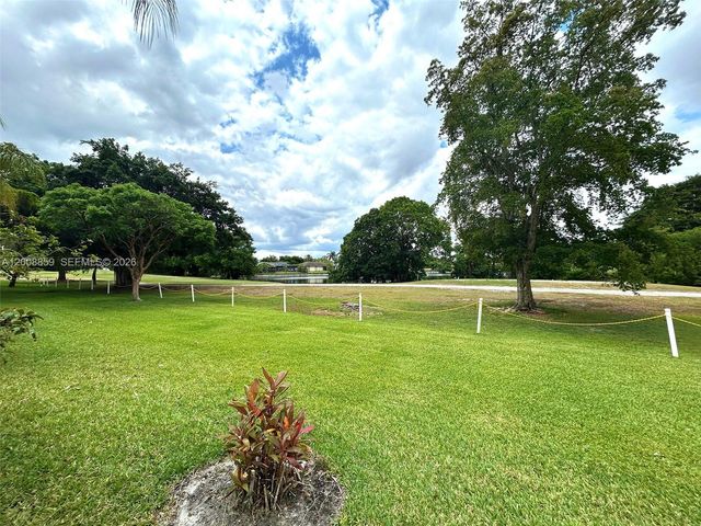 8818 W Mcnab Road 303, Tamarac, FL 33321