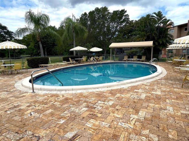 8818 W Mcnab Road 303, Tamarac, FL 33321
