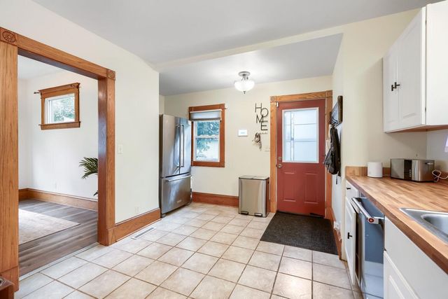 1654 Concordia Avenue, Saint Paul, MN 55104