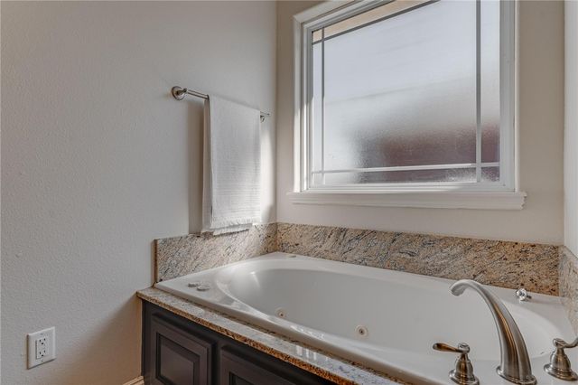 132 Fox Run Cr, Centerton, AR 72719