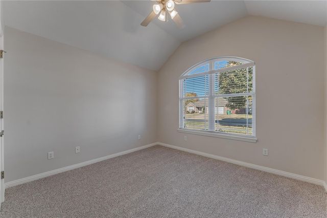 132 Fox Run Cr, Centerton, AR 72719