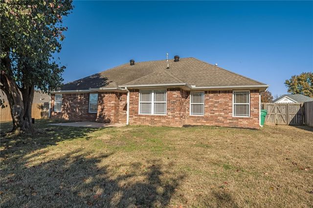 132 Fox Run Cr, Centerton, AR 72719