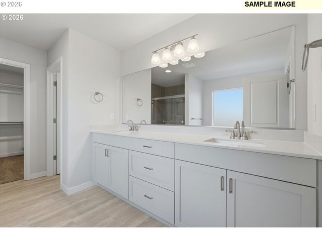 528 E Wilson St, Carlton, OR 97111