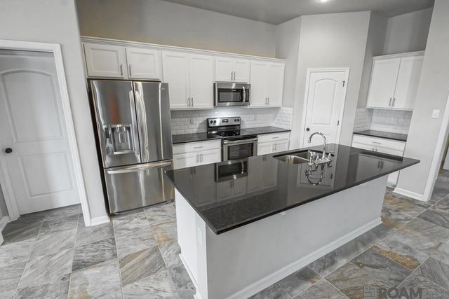32463 Curtis Cove Ln, Denham Springs, LA 70706